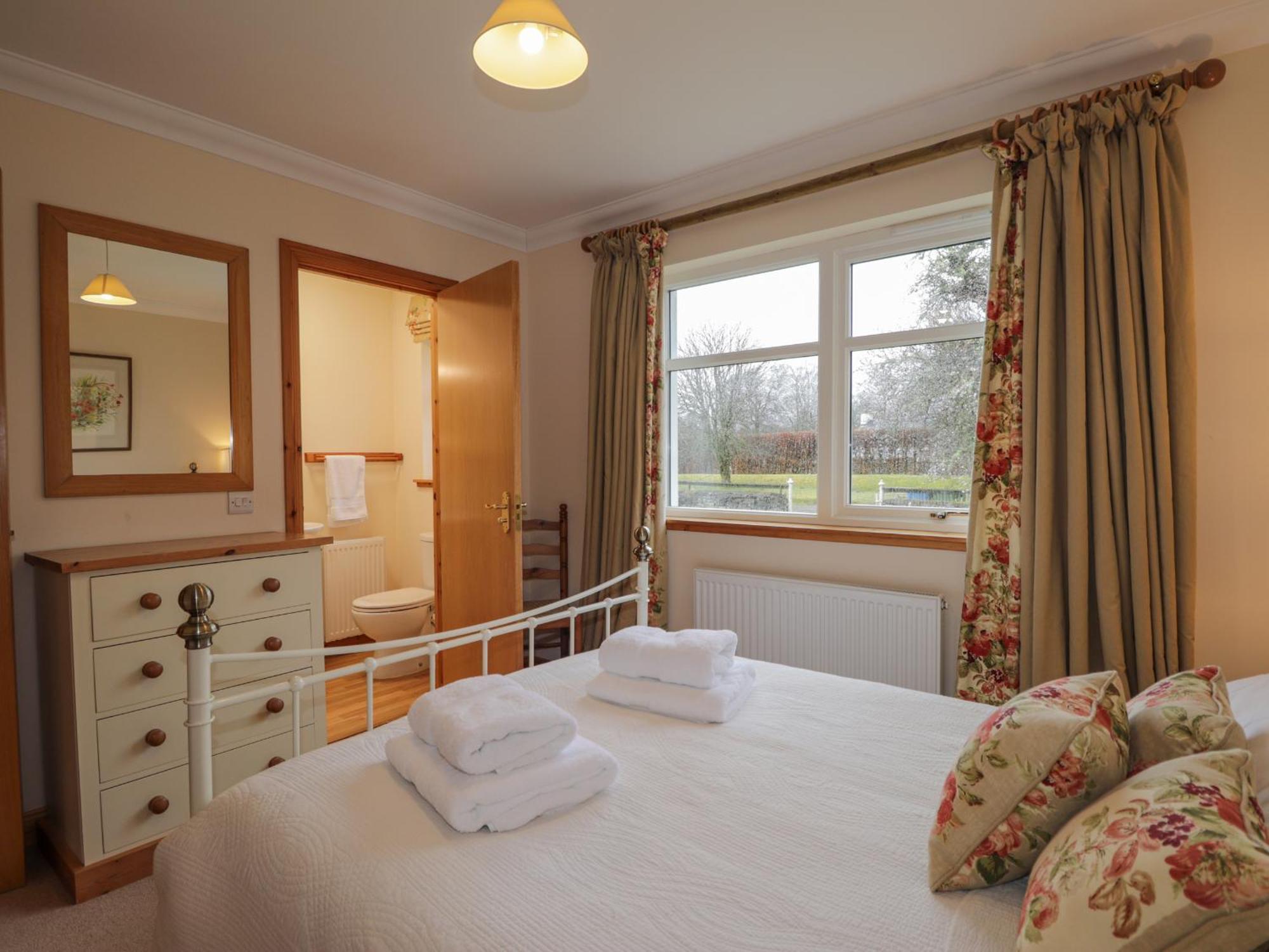 Holiday home Tigh Na Drochit *