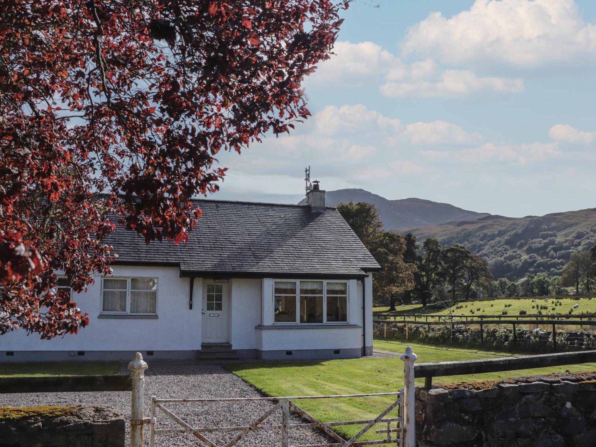 Holiday home Tigh Na Drochit *